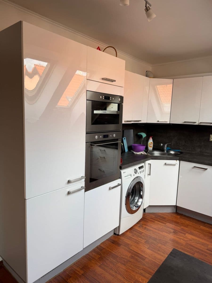Pronájem bytu 2+1 65 m², Luční, Nupaky, Středočeský kraj Pronájem bytu 2+1 65 m², Luční, Nupaky, Středočeský kraj