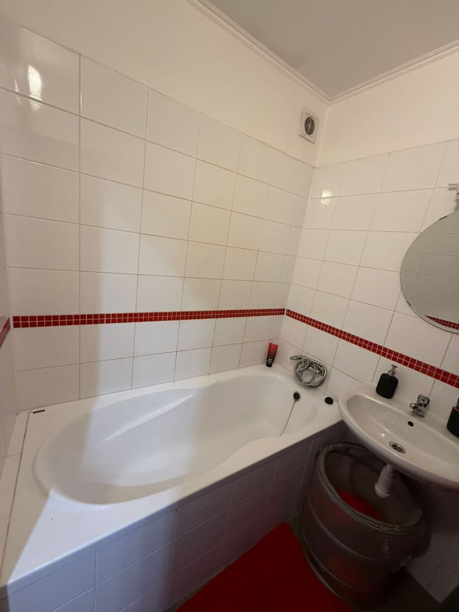Pronájem bytu 2+1 65 m², Luční, Nupaky, Středočeský kraj Pronájem bytu 2+1 65 m², Luční, Nupaky, Středočeský kraj