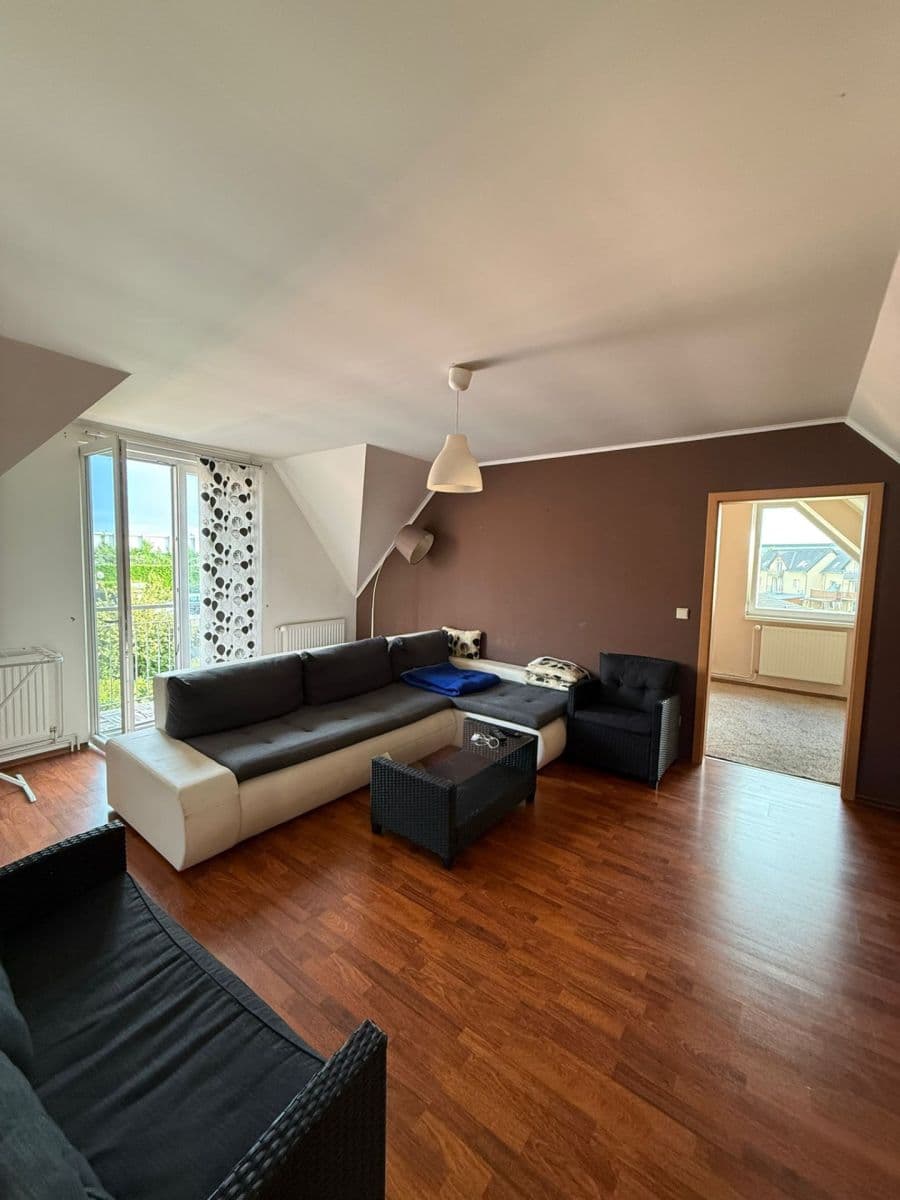 Pronájem bytu 2+1 65 m², Luční, Nupaky, Středočeský kraj Pronájem bytu 2+1 65 m², Luční, Nupaky, Středočeský kraj