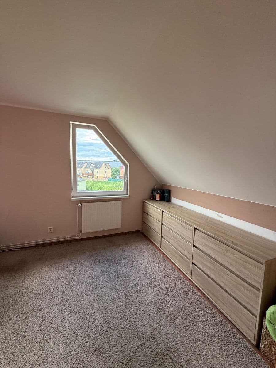 Pronájem bytu 2+1 65 m², Luční, Nupaky, Středočeský kraj Pronájem bytu 2+1 65 m², Luční, Nupaky, Středočeský kraj