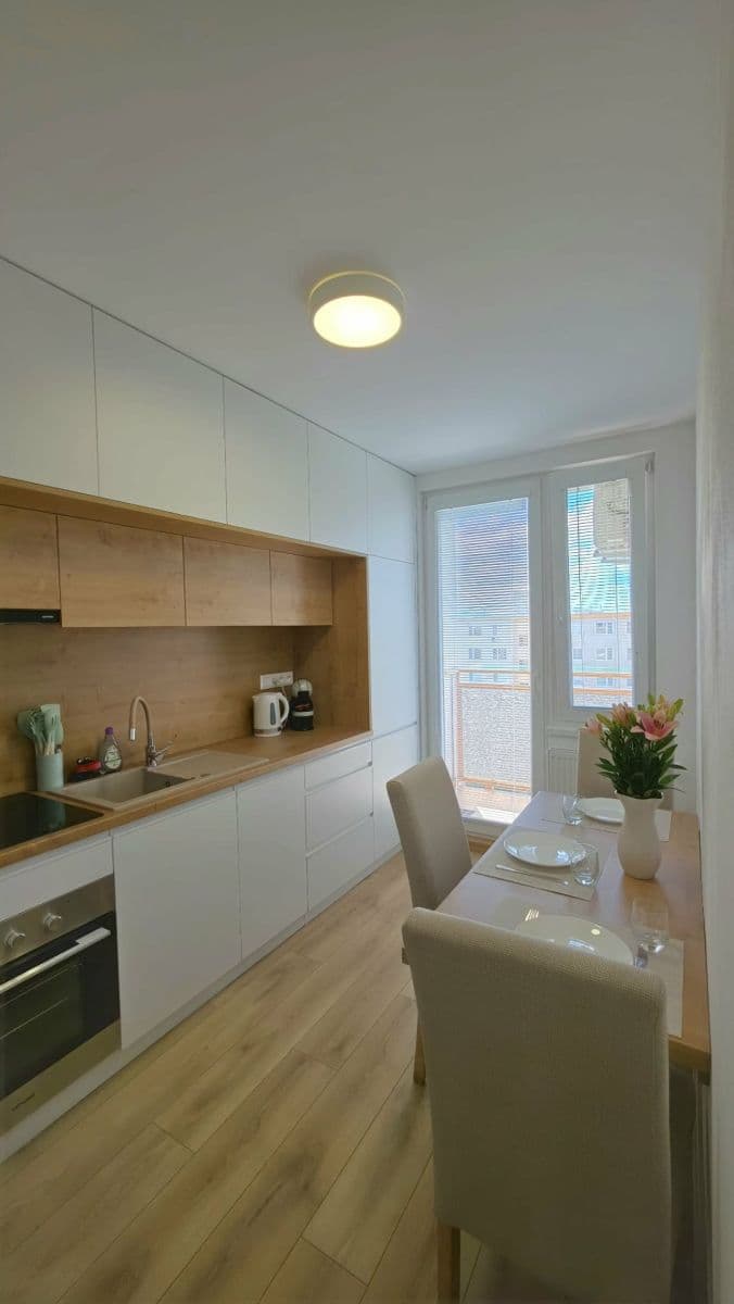 Pronájem bytu 3+1 64 m², A. Bednára, Prievidza, Trenčiansky kraj Pronájem bytu 3+1 64 m², A. Bednára, Prievidza, Trenčiansky kraj