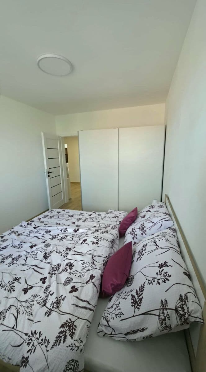 Pronájem bytu 3+1 64 m², A. Bednára, Prievidza, Trenčiansky kraj Pronájem bytu 3+1 64 m², A. Bednára, Prievidza, Trenčiansky kraj