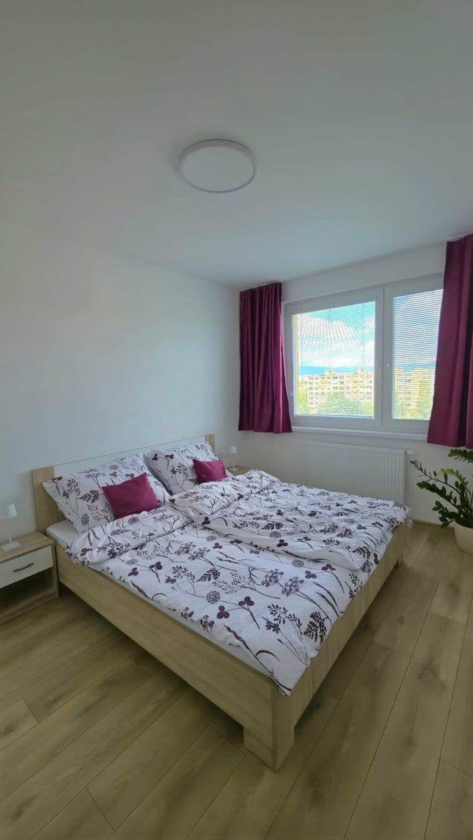 Pronájem bytu 3+1 64 m², A. Bednára, Prievidza, Trenčiansky kraj Pronájem bytu 3+1 64 m², A. Bednára, Prievidza, Trenčiansky kraj