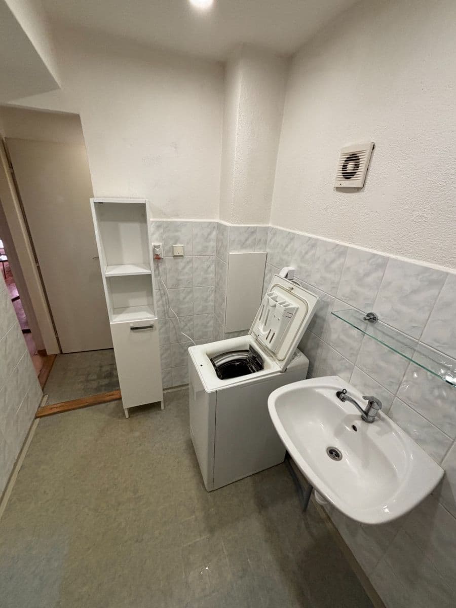 Pronájem bytu 3+1 60 m², Londýnská, Ústí nad Labem, Ústecký kraj Pronájem bytu 3+1 60 m², Londýnská, Ústí nad Labem, Ústecký kraj