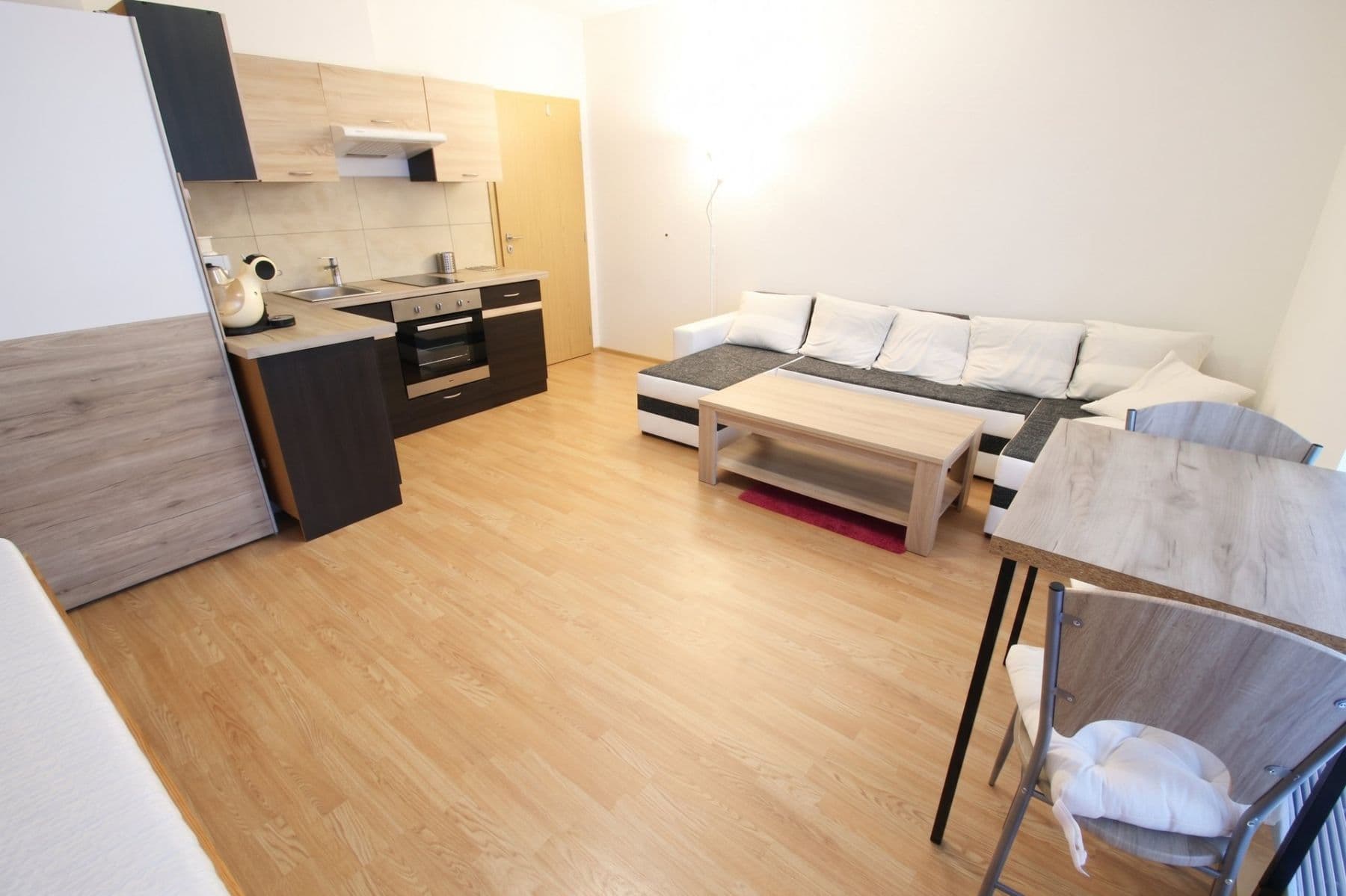 Pronájem bytu 1+kk 32 m², Ječná, Hostivice, Středočeský kraj Pronájem bytu 1+kk 32 m², Ječná, Hostivice, Středočeský kraj
