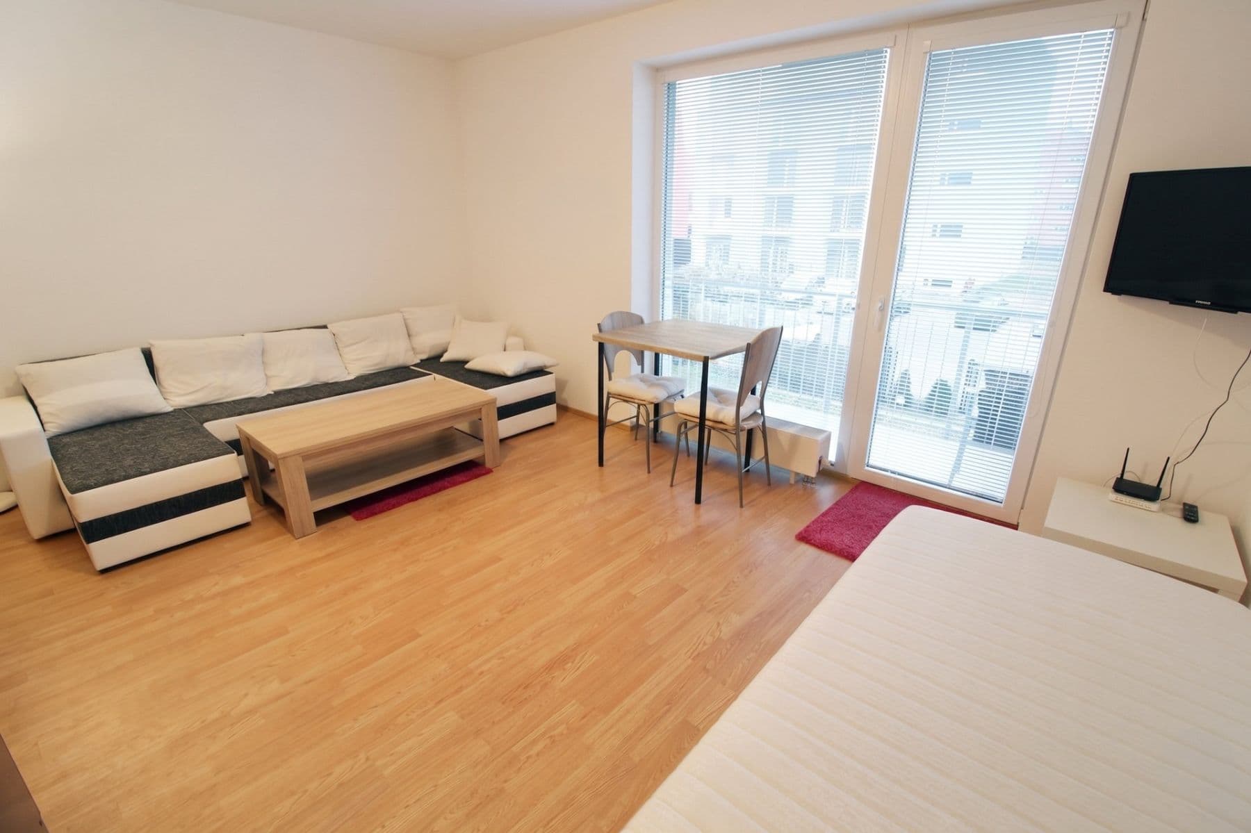 Pronájem bytu 1+kk 32 m², Ječná, Hostivice, Středočeský kraj Pronájem bytu 1+kk 32 m², Ječná, Hostivice, Středočeský kraj