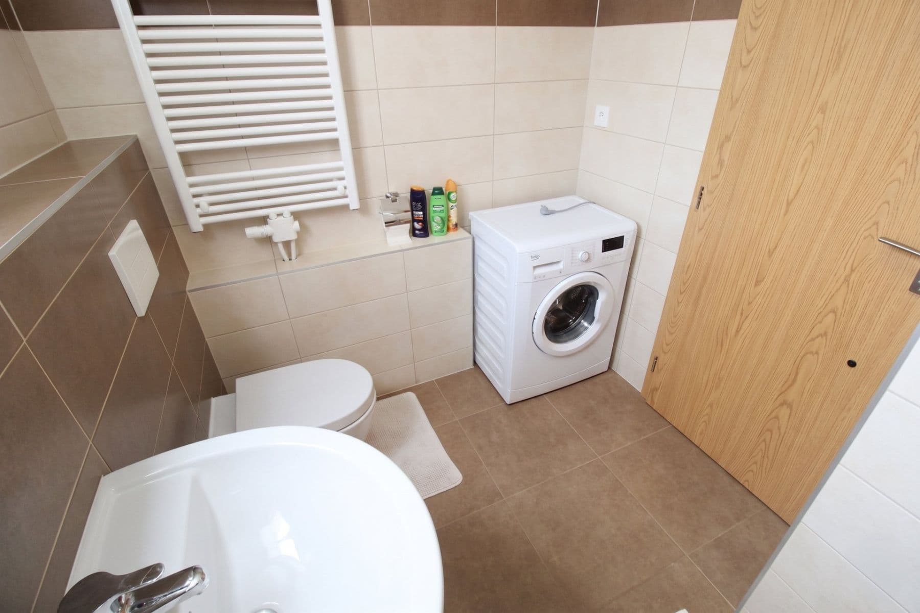 Pronájem bytu 1+kk 32 m², Ječná, Hostivice, Středočeský kraj Pronájem bytu 1+kk 32 m², Ječná, Hostivice, Středočeský kraj