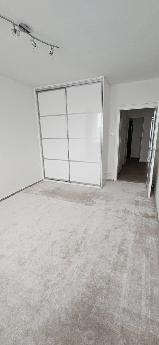 Pronájem bytu 3+1 78 m², Krouzova, Praha, Praha Pronájem bytu 3+1 78 m², Krouzova, Praha, Praha