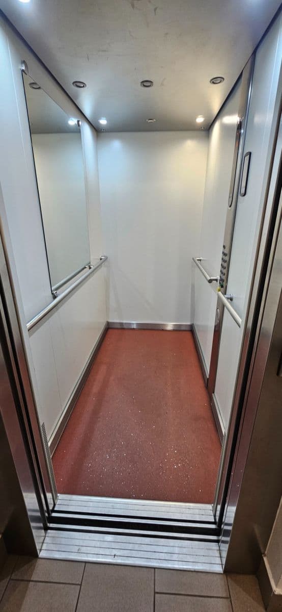 Pronájem bytu 3+1 78 m², Krouzova, Praha, Praha Pronájem bytu 3+1 78 m², Krouzova, Praha, Praha