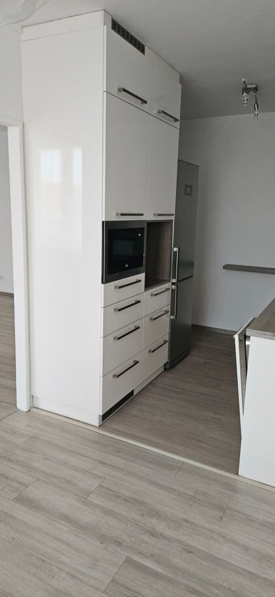 Pronájem bytu 3+1 78 m², Krouzova, Praha, Praha Pronájem bytu 3+1 78 m², Krouzova, Praha, Praha