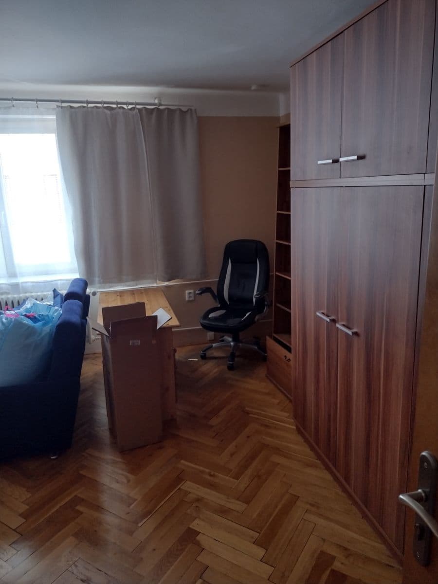 Pronájem bytu 2+1 65 m², K Blahobytu, Pardubice, Pardubický kraj Pronájem bytu 2+1 65 m², K Blahobytu, Pardubice, Pardubický kraj