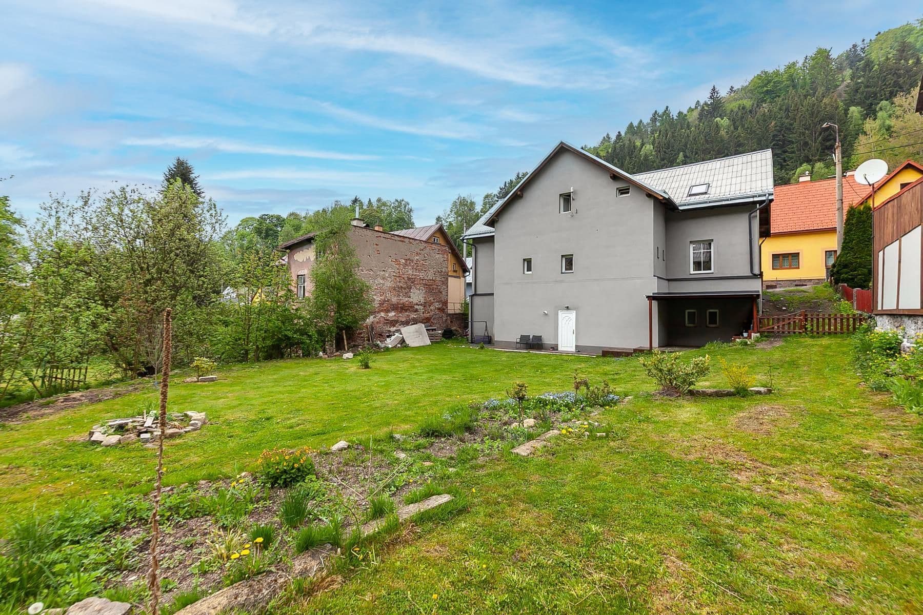 Prodej nebytového prostoru 682 m², Krkonošská, Desná, Liberecký kraj Prodej nebytového prostoru 682 m², Krkonošská, Desná, Liberecký kraj