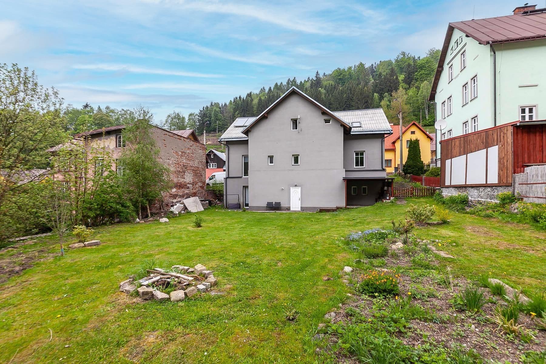 Prodej nebytového prostoru 682 m², Krkonošská, Desná, Liberecký kraj Prodej nebytového prostoru 682 m², Krkonošská, Desná, Liberecký kraj