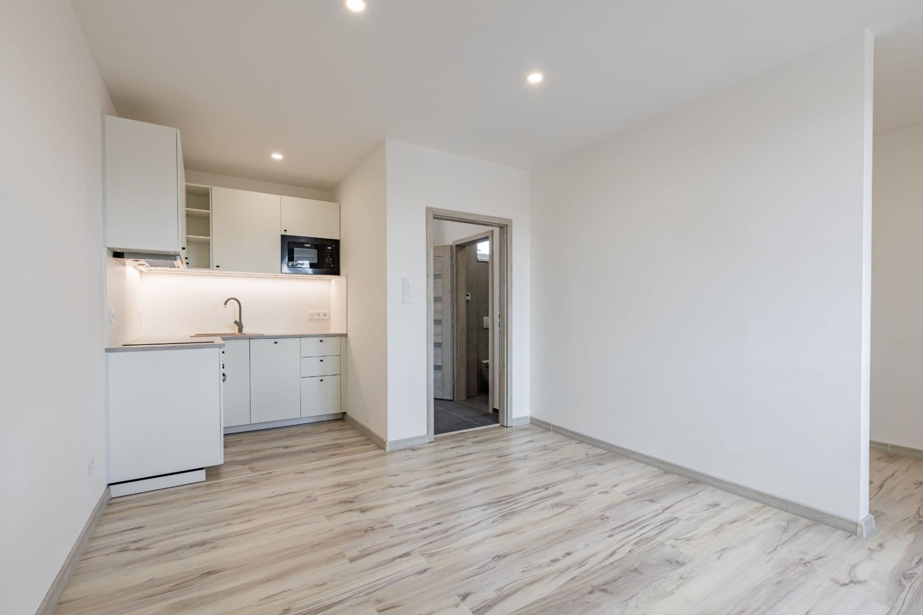 Prodej bytu 1+kk 35 m², Růženy Svobodové, Znojmo, Jihomoravský kraj Prodej bytu 1+kk 35 m², Růženy Svobodové, Znojmo, Jihomoravský kraj