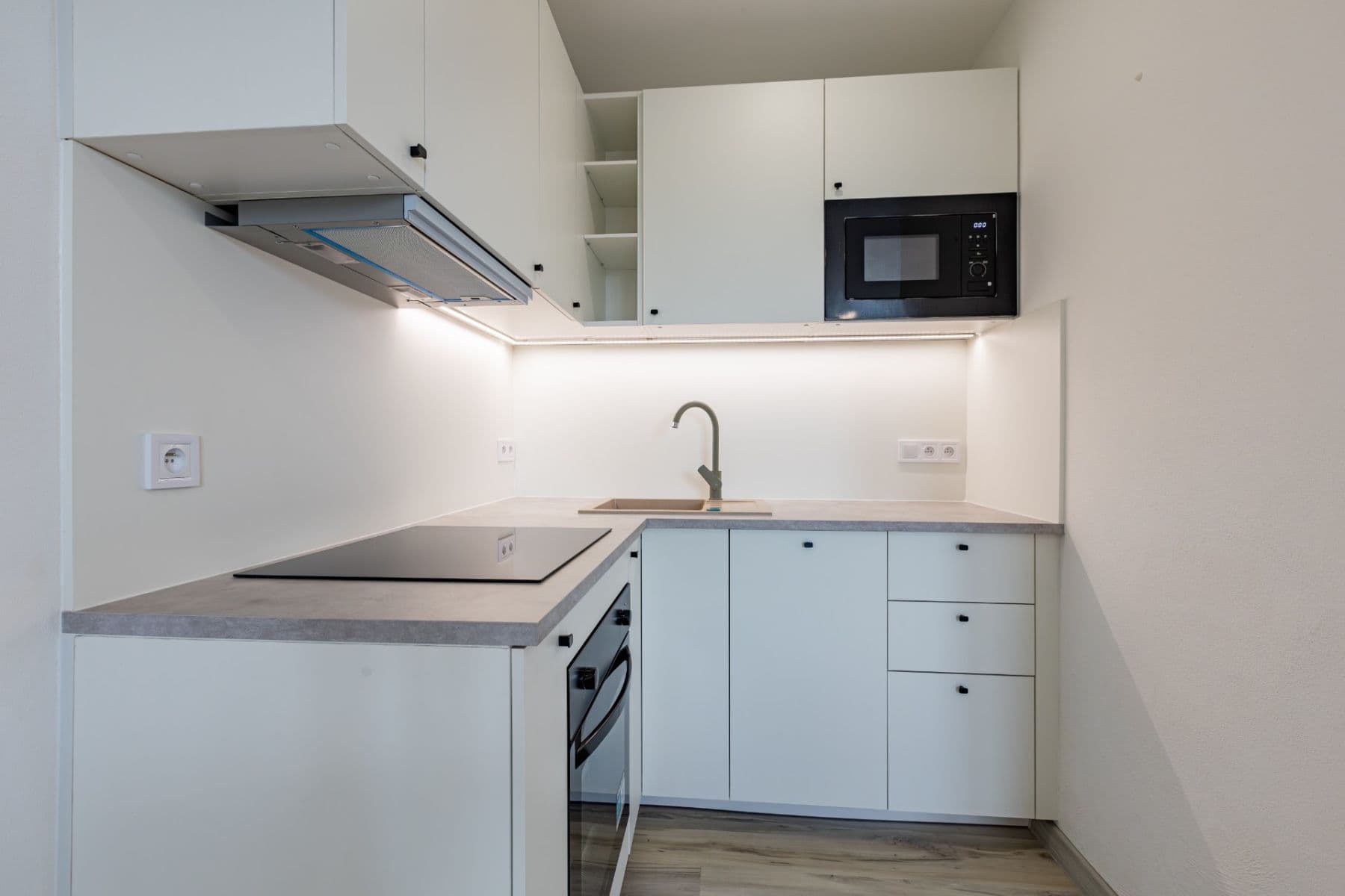Prodej bytu 1+kk 35 m², Růženy Svobodové, Znojmo, Jihomoravský kraj Prodej bytu 1+kk 35 m², Růženy Svobodové, Znojmo, Jihomoravský kraj