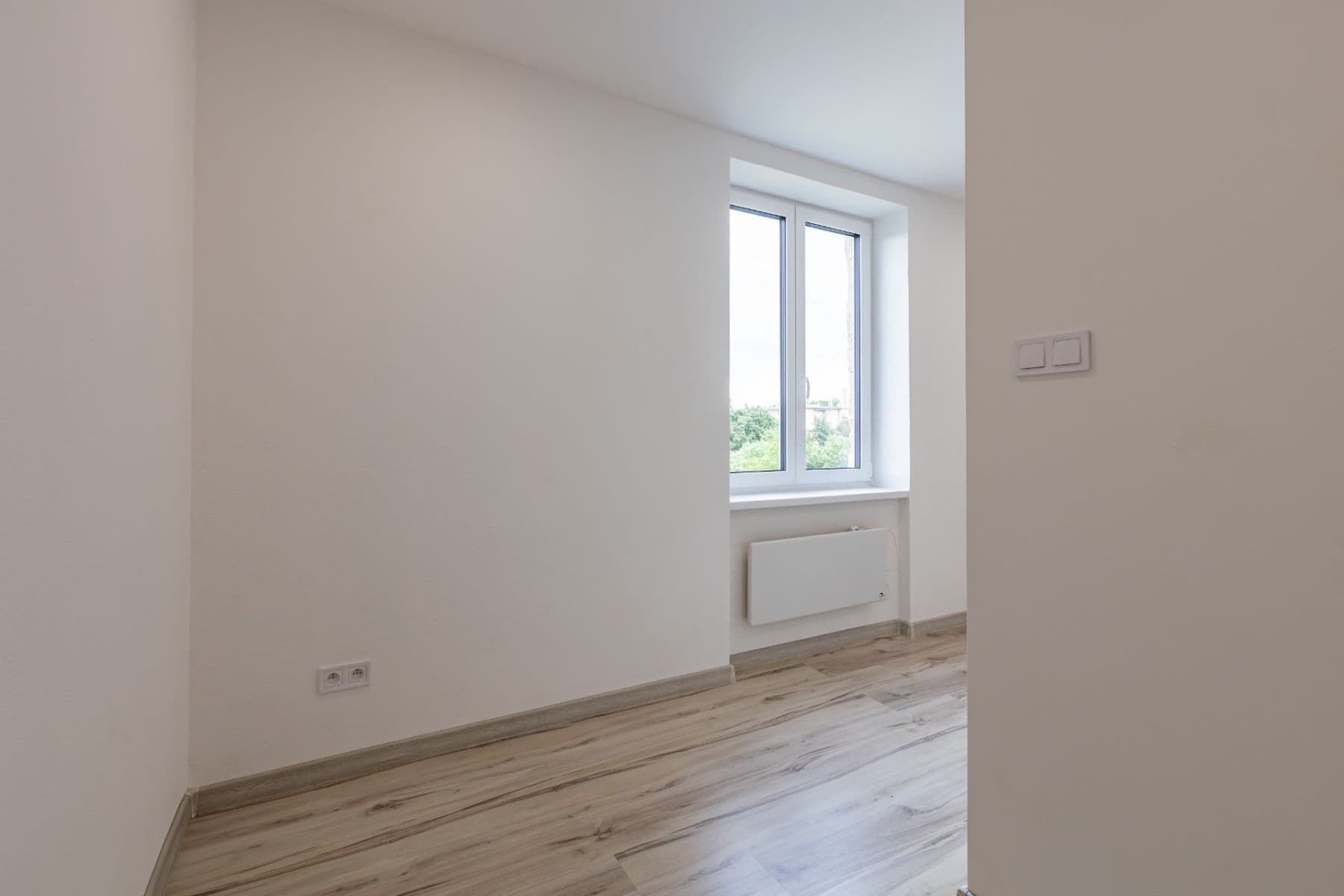 Prodej bytu 1+kk 35 m², Růženy Svobodové, Znojmo, Jihomoravský kraj Prodej bytu 1+kk 35 m², Růženy Svobodové, Znojmo, Jihomoravský kraj