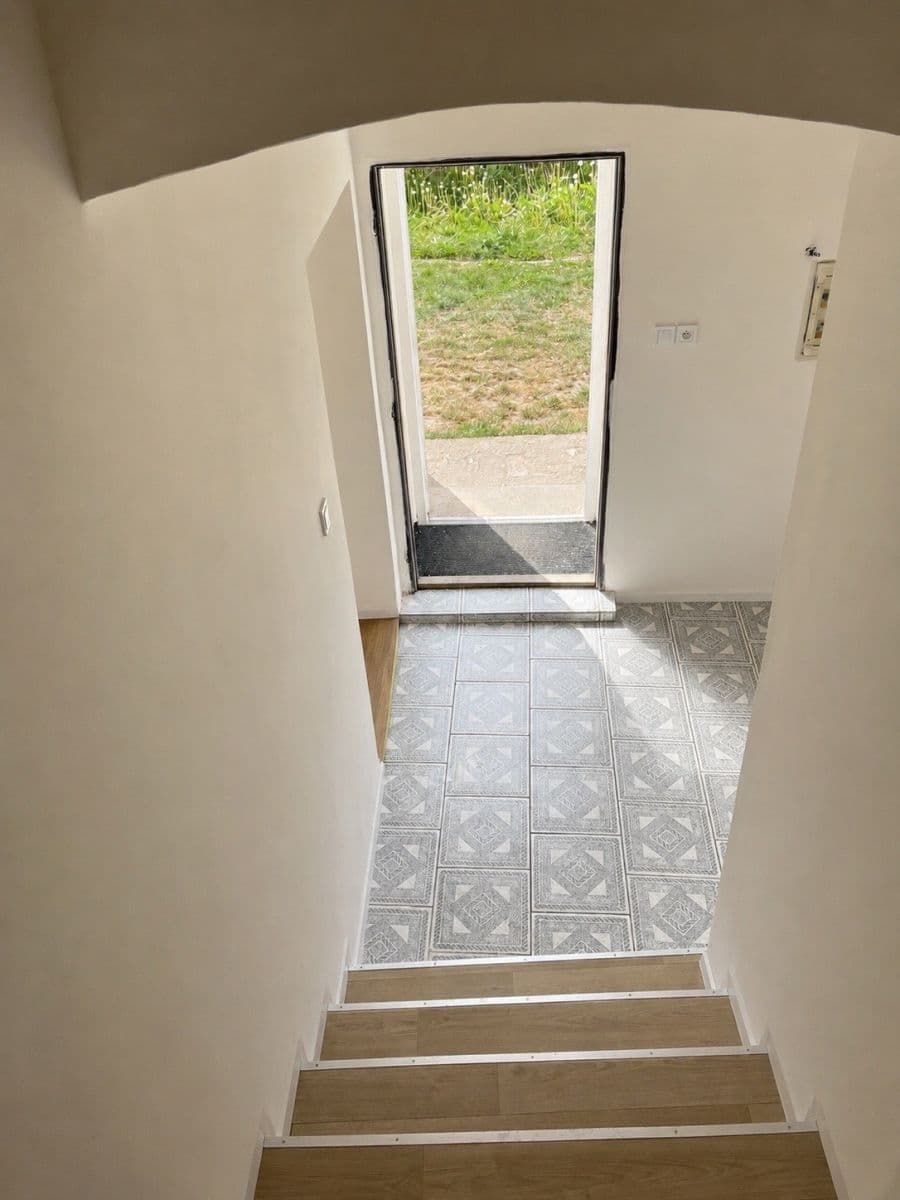 Pronájem bytu 3+1 150 m², Svatojiřská, Libušín, Středočeský kraj Pronájem bytu 3+1 150 m², Svatojiřská, Libušín, Středočeský kraj