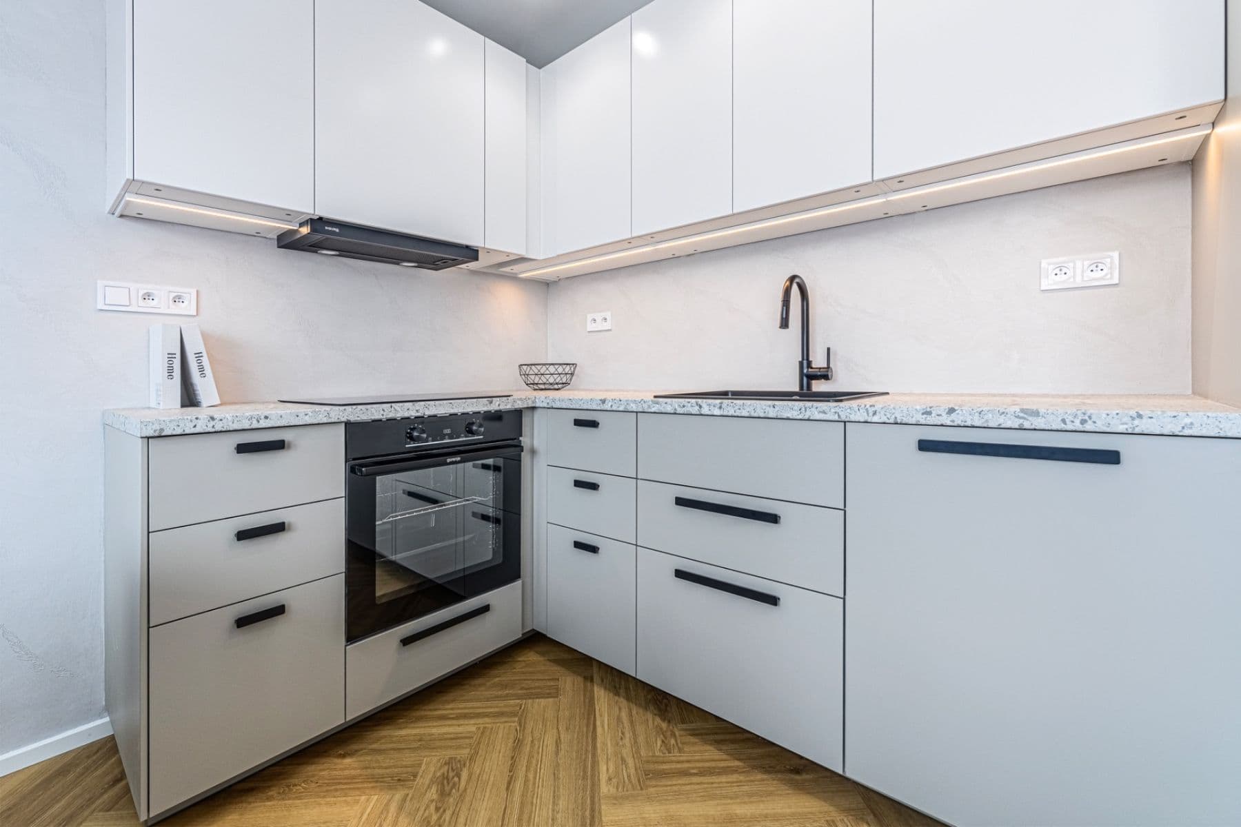 Prodej bytu 4+kk 80 m², Hrusická, Praha, Praha Prodej bytu 4+kk 80 m², Hrusická, Praha, Praha