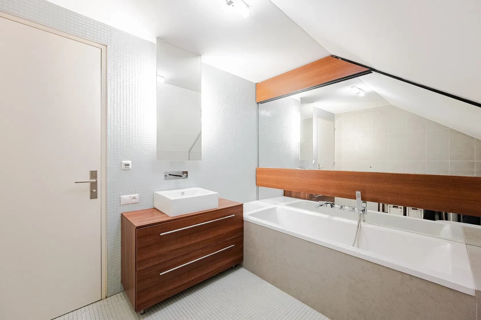 Pronájem bytu 3+kk 103 m², Šaldova, Praha, Praha Pronájem bytu 3+kk 103 m², Šaldova, Praha, Praha
