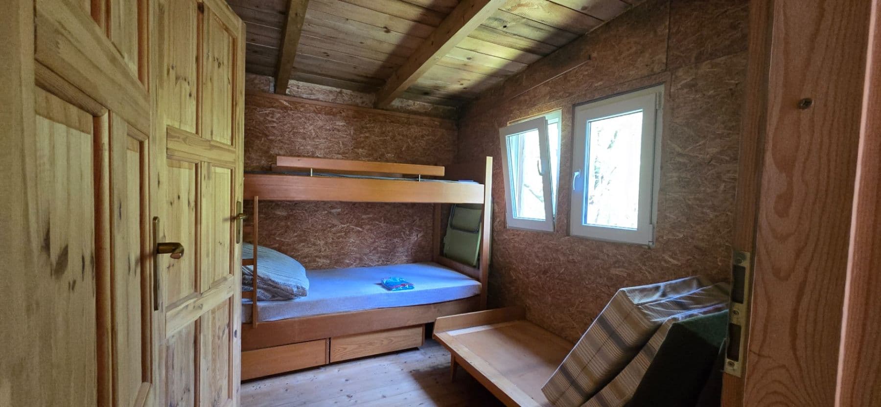 Prodej chaty, chalupy 34 m², pozemek 536 m², Mnichovice, Středočeský kraj Prodej chaty, chalupy 34 m², pozemek 536 m², Mnichovice, Středočeský kraj