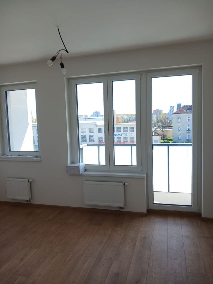 Pronájem bytu 1+kk 30 m², Arnošta Staňka, Praha, Praha Pronájem bytu 1+kk 30 m², Arnošta Staňka, Praha, Praha