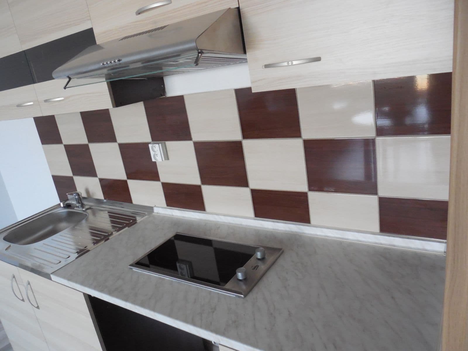 Pronájem bytu 1+kk 32 m², Jabloňová, Moravany, Jihomoravský kraj Pronájem bytu 1+kk 32 m², Jabloňová, Moravany, Jihomoravský kraj