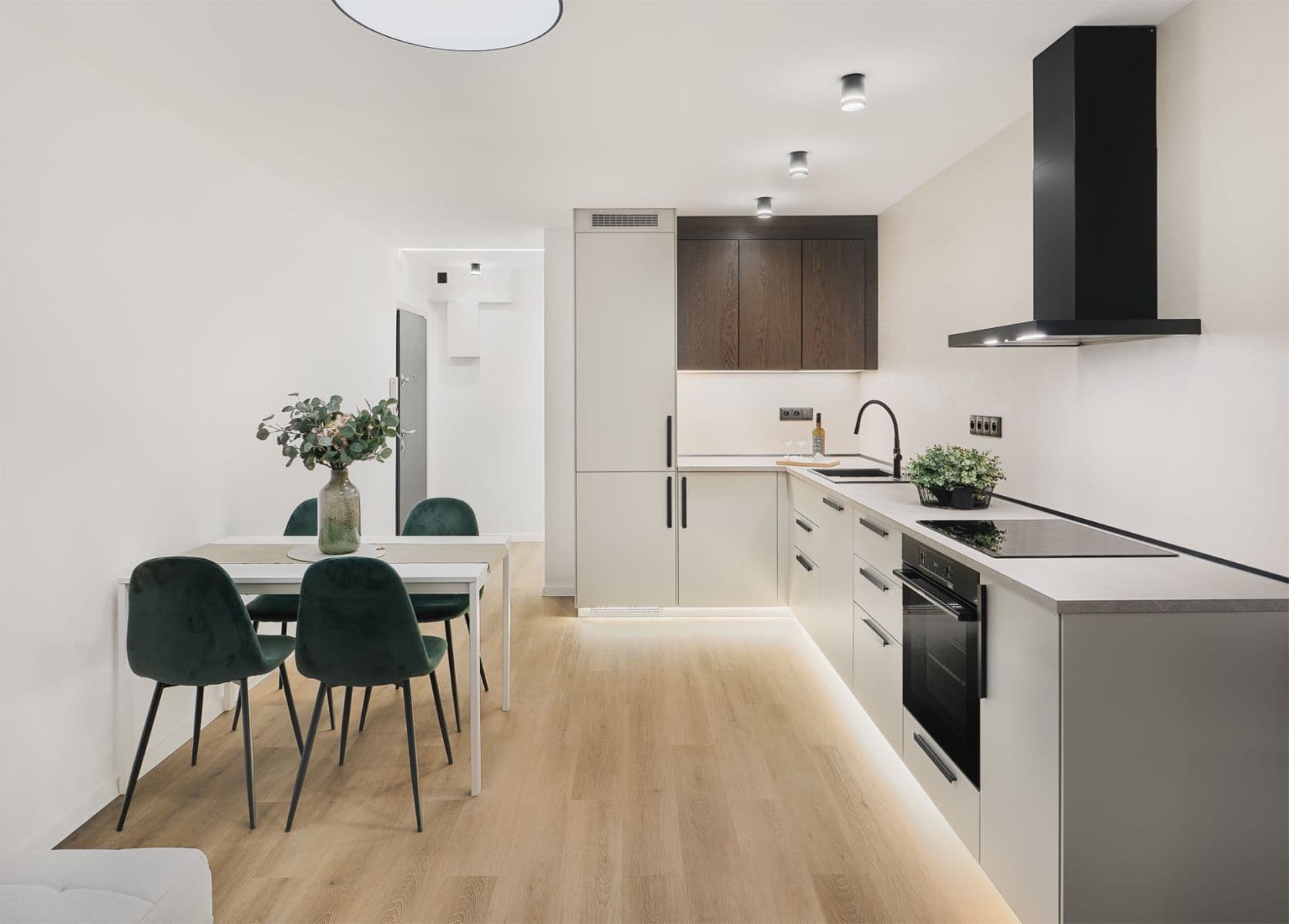 Prodej bytu 4+kk 76 m², Chmelová, Praha, Praha Prodej bytu 4+kk 76 m², Chmelová, Praha, Praha