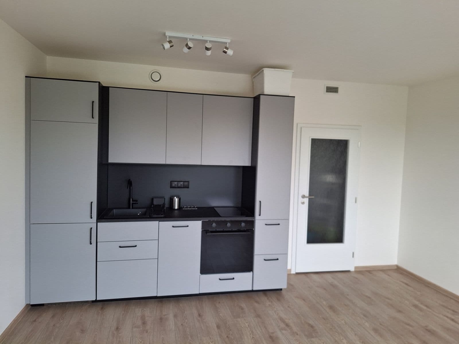 Pronájem bytu 1+kk 33 m², Strančická, Praha, Praha Pronájem bytu 1+kk 33 m², Strančická, Praha, Praha