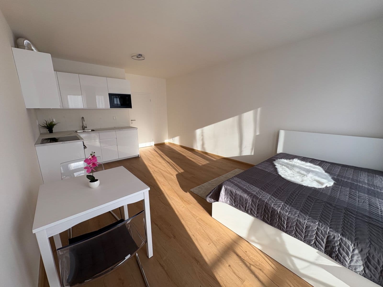 Pronájem bytu 1+kk 39 m², Gerstelova, Praha, Praha Pronájem bytu 1+kk 39 m², Gerstelova, Praha, Praha