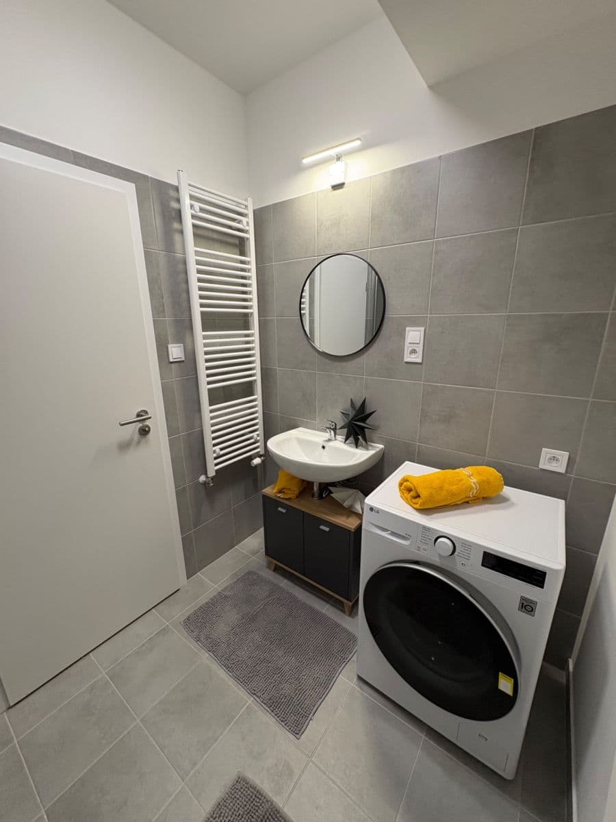 Pronájem bytu 1+kk 39 m², Gerstelova, Praha, Praha Pronájem bytu 1+kk 39 m², Gerstelova, Praha, Praha