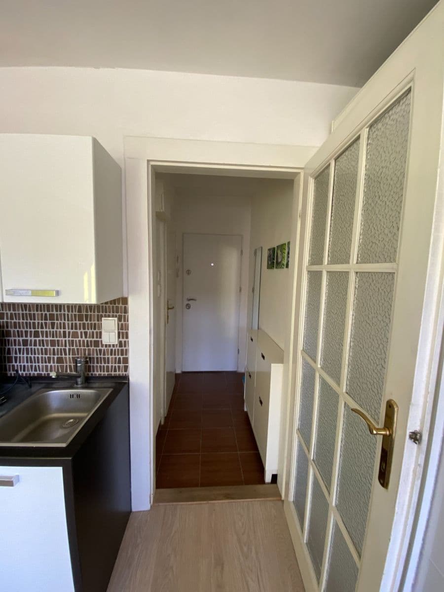 Pronájem bytu 1+kk 21 m², U Smaltovny, Praha, Praha Pronájem bytu 1+kk 21 m², U Smaltovny, Praha, Praha