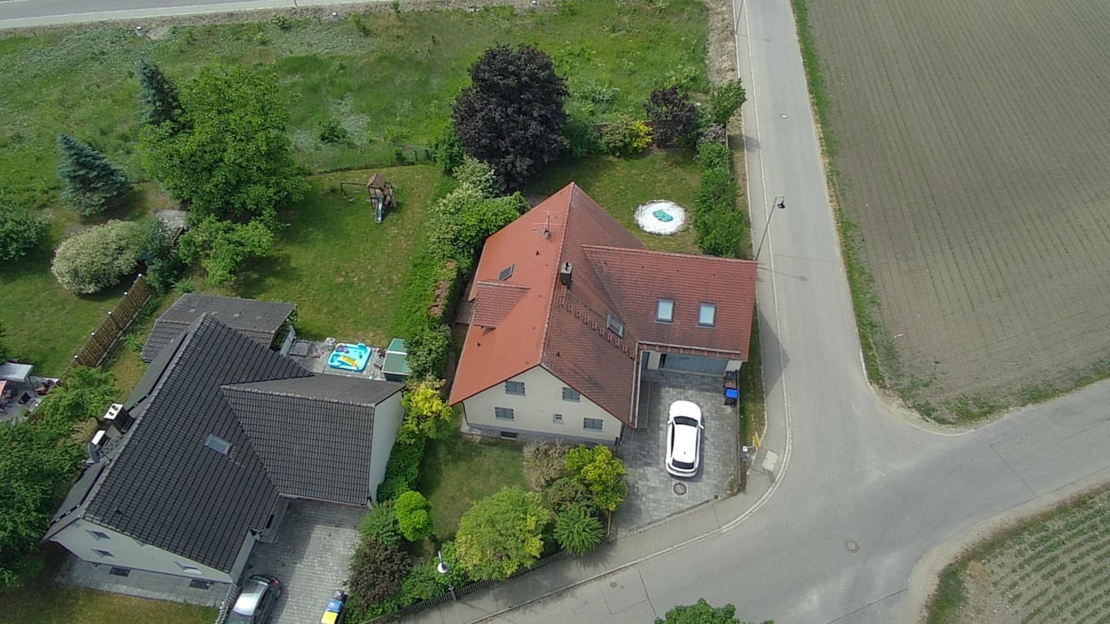Prodej domu 198 m², pozemek 765 m², Ellgau, Bavorsko Prodej domu 198 m², pozemek 765 m², Ellgau, Bavorsko