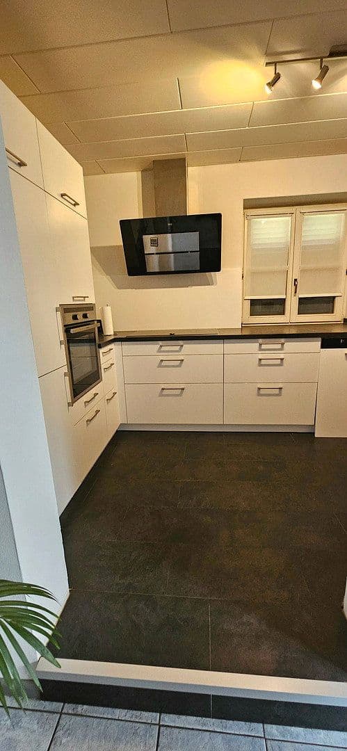 Prodej domu 198 m², pozemek 765 m², Ellgau, Bavorsko Prodej domu 198 m², pozemek 765 m², Ellgau, Bavorsko