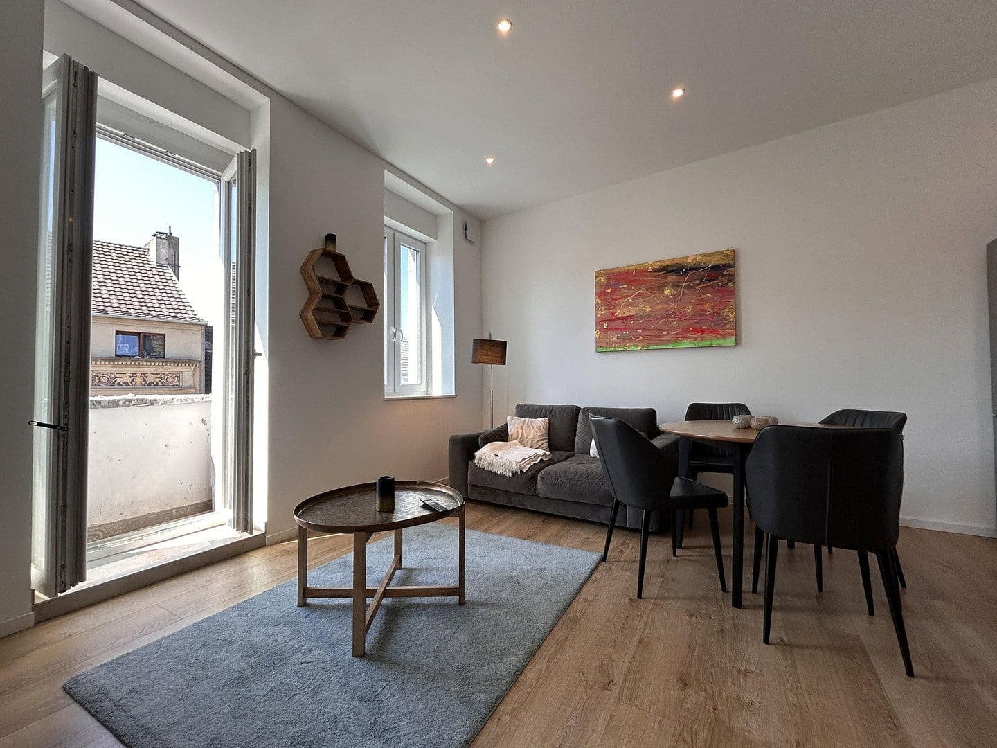 Pronájem bytu 2+1 40 m², Köln, Severní Porýní-Vestfálsko Pronájem bytu 2+1 40 m², Köln, Severní Porýní-Vestfálsko
