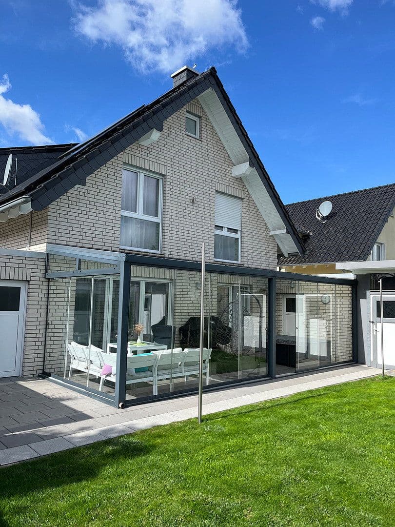 Prodej domu 152 m², pozemek 455 m², Kerpen, Severní Porýní-Vestfálsko Prodej domu 152 m², pozemek 455 m², Kerpen, Severní Porýní-Vestfálsko