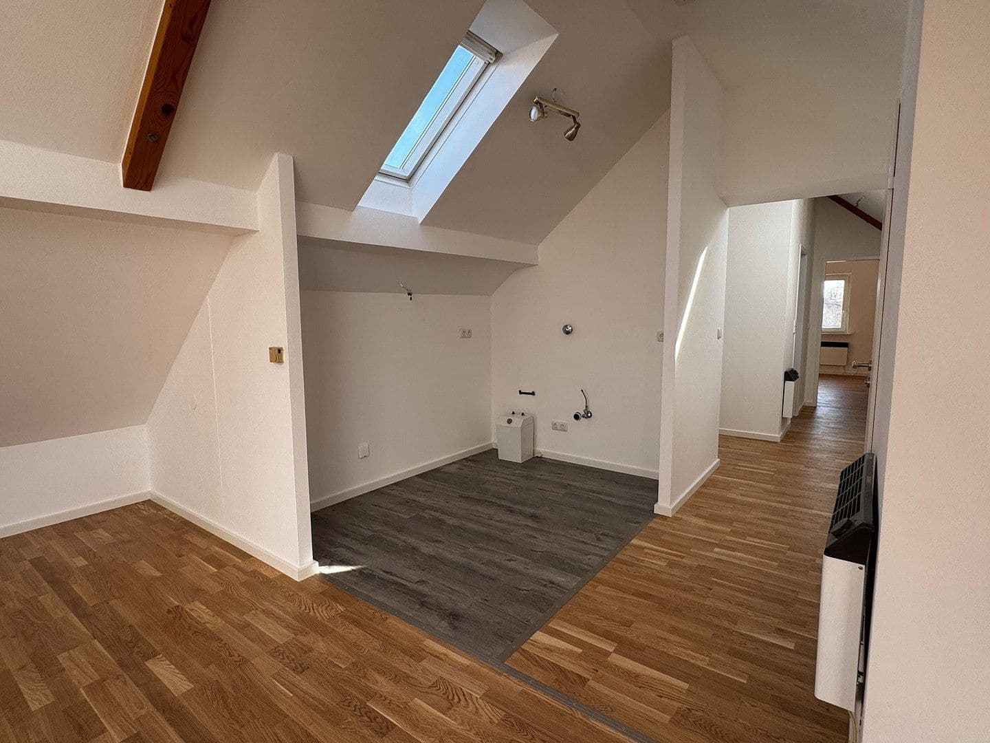 Prodej bytu 2+1 64 m², Germering, Bavorsko Prodej bytu 2+1 64 m², Germering, Bavorsko