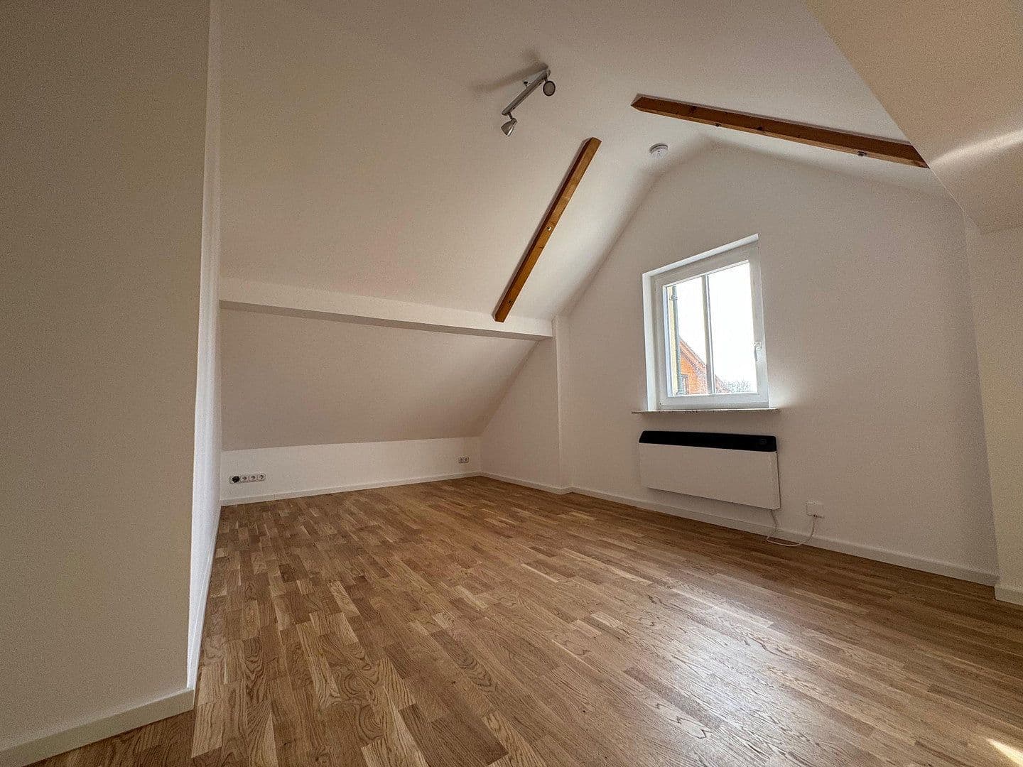 Prodej bytu 2+1 64 m², Germering, Bavorsko Prodej bytu 2+1 64 m², Germering, Bavorsko