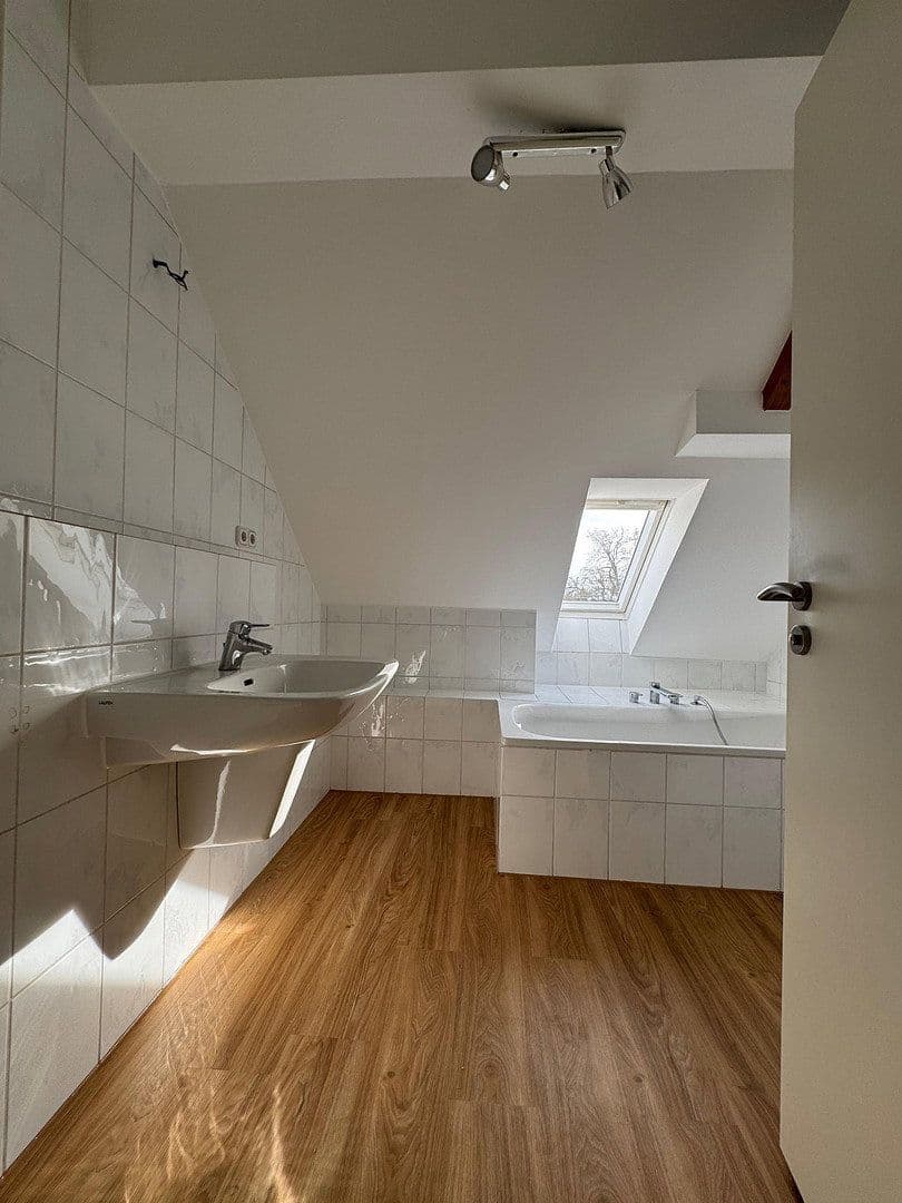 Prodej bytu 2+1 64 m², Germering, Bavorsko Prodej bytu 2+1 64 m², Germering, Bavorsko