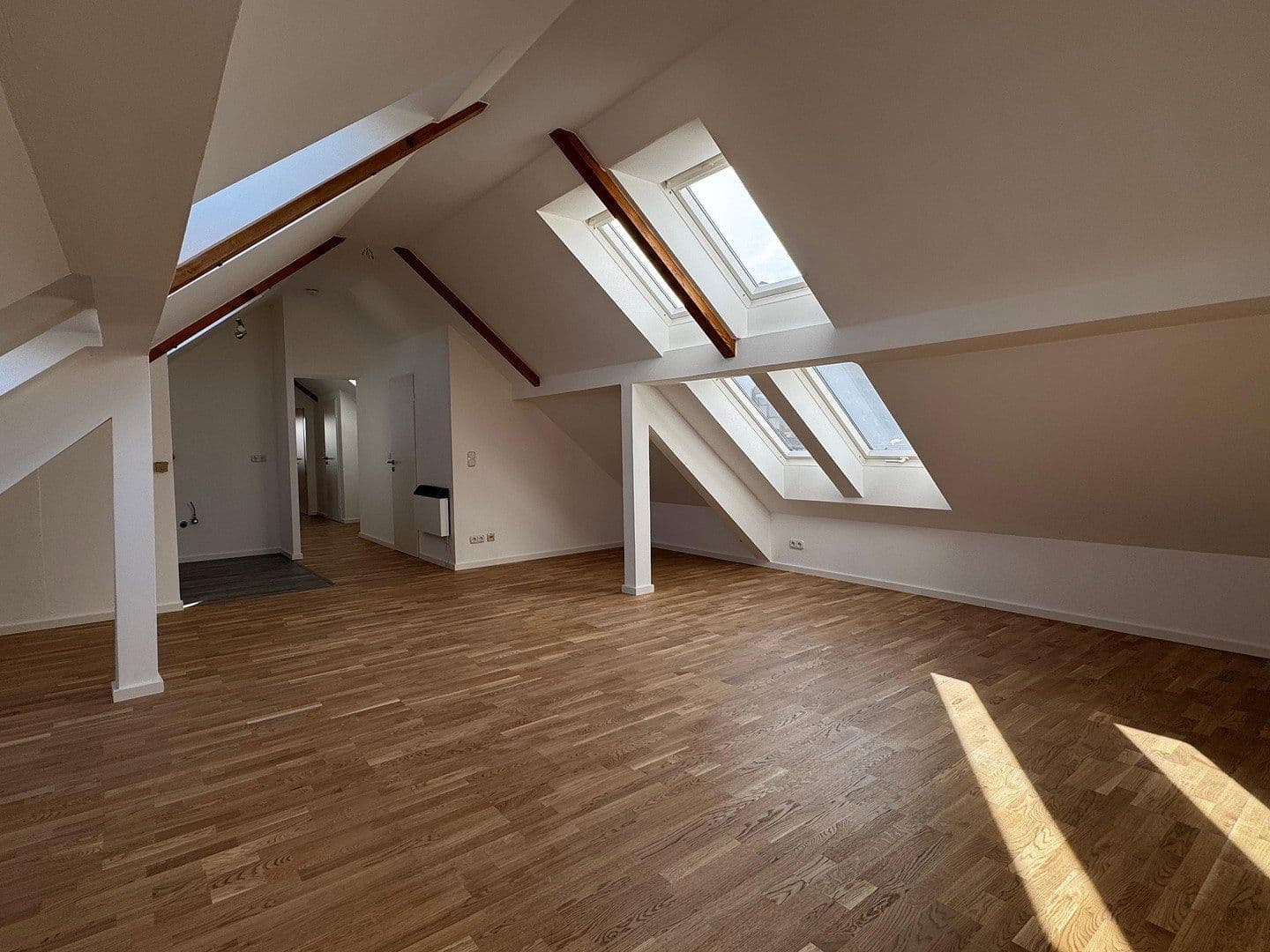 Prodej bytu 2+1 64 m², Germering, Bavorsko Prodej bytu 2+1 64 m², Germering, Bavorsko
