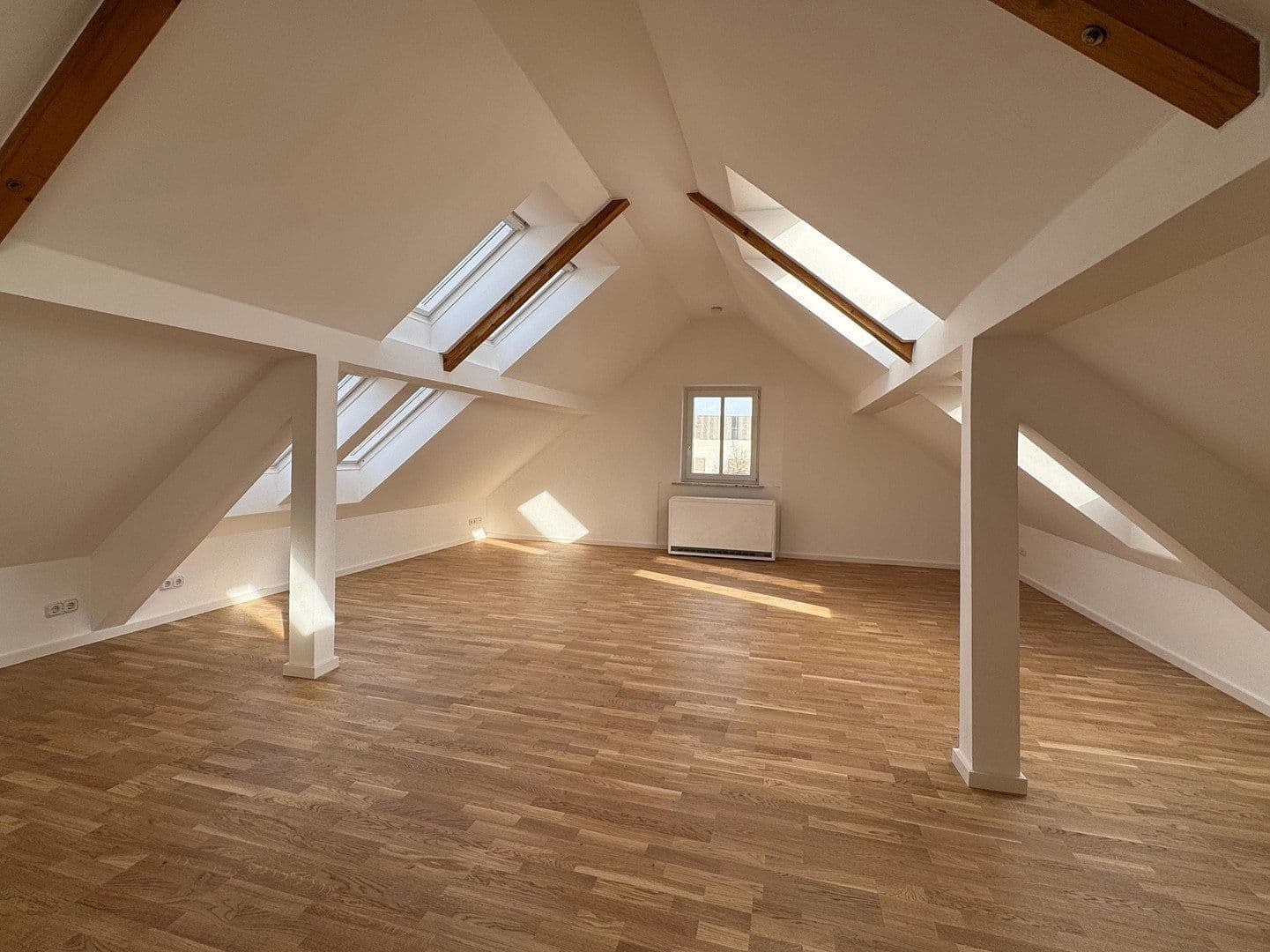 Prodej bytu 2+1 64 m², Germering, Bavorsko Prodej bytu 2+1 64 m², Germering, Bavorsko