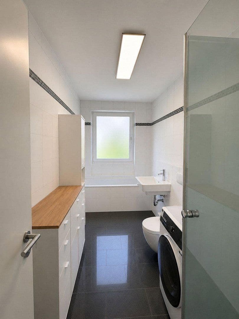 Pronájem bytu 3+1 80 m², Hannover, Dolní Sasko Pronájem bytu 3+1 80 m², Hannover, Dolní Sasko