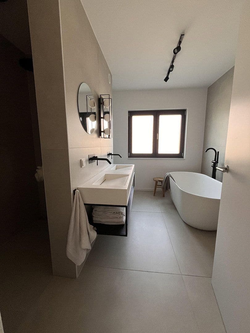 Pronájem domu 200 m², pozemek 500 m², Am Leiterchen 20a, Recklinghausen, Severní Porýní-Vestfálsko Pronájem domu 200 m², pozemek 500 m², Am Leiterchen 20a, Recklinghausen, Severní Porýní-Vestfálsko