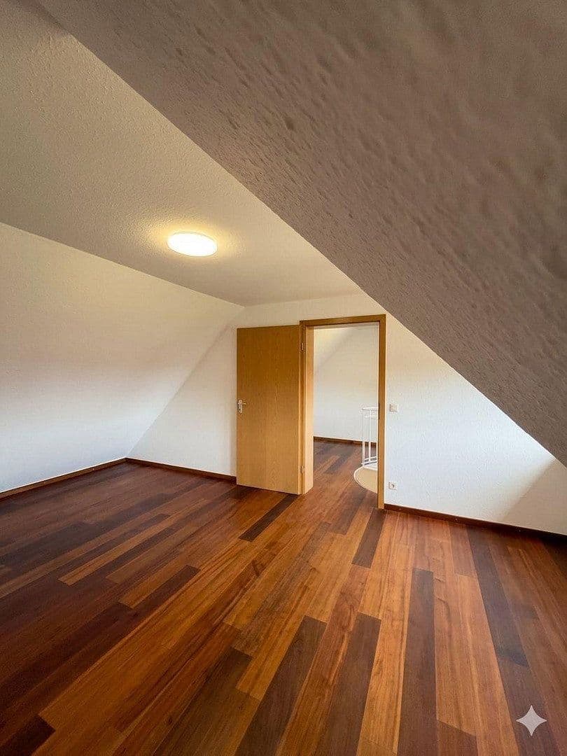 Pronájem bytu 3+kk 78 m², Villingen-Schwenningen, Bádensko-Württembersko Pronájem bytu 3+kk 78 m², Villingen-Schwenningen, Bádensko-Württembersko
