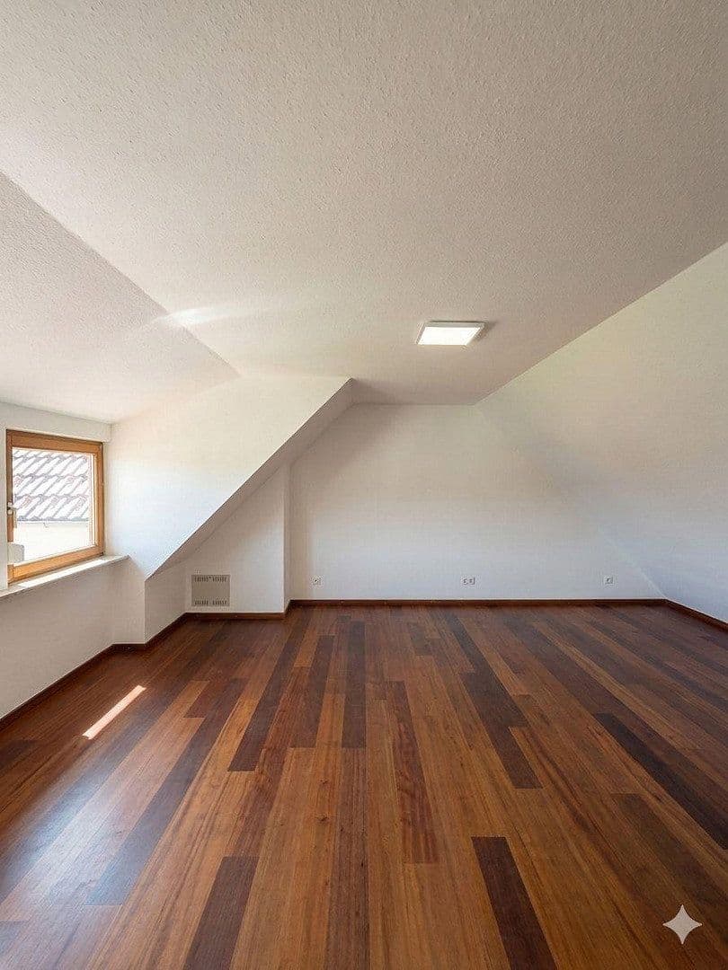 Pronájem bytu 3+kk 78 m², Villingen-Schwenningen, Bádensko-Württembersko Pronájem bytu 3+kk 78 m², Villingen-Schwenningen, Bádensko-Württembersko