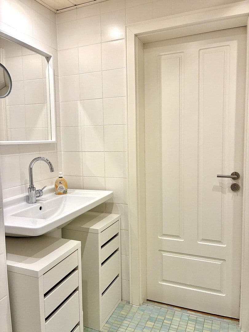 Prodej bytu 3+1 64 m², Stammheimer Straße 59, Köln, Severní Porýní-Vestfálsko Prodej bytu 3+1 64 m², Stammheimer Straße 59, Köln, Severní Porýní-Vestfálsko