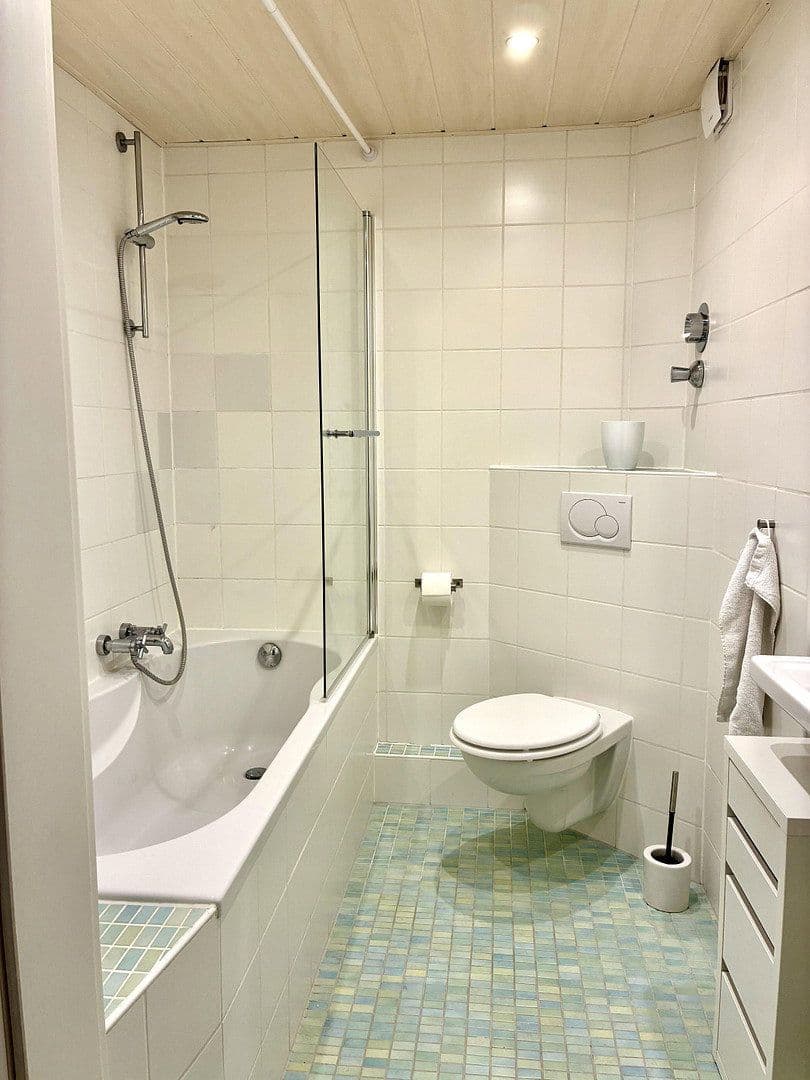 Prodej bytu 3+1 64 m², Stammheimer Straße 59, Köln, Severní Porýní-Vestfálsko Prodej bytu 3+1 64 m², Stammheimer Straße 59, Köln, Severní Porýní-Vestfálsko