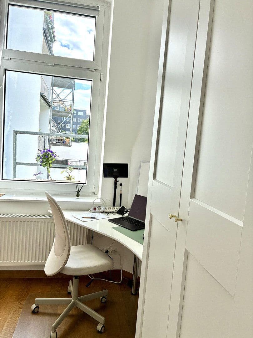 Prodej bytu 3+1 64 m², Stammheimer Straße 59, Köln, Severní Porýní-Vestfálsko Prodej bytu 3+1 64 m², Stammheimer Straße 59, Köln, Severní Porýní-Vestfálsko