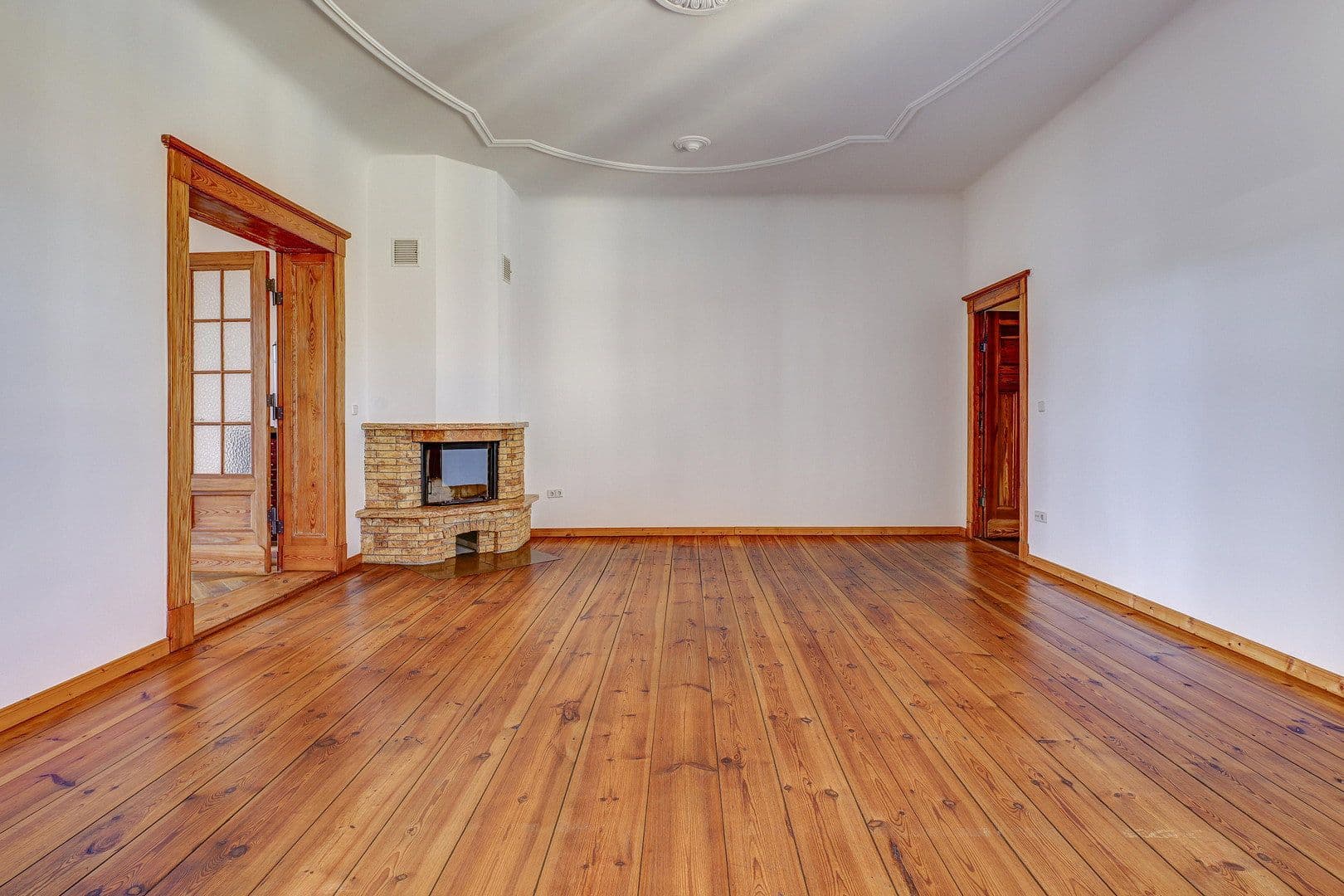 Prodej bytu 4+1 146 m², Berlin, Berlín Prodej bytu 4+1 146 m², Berlin, Berlín