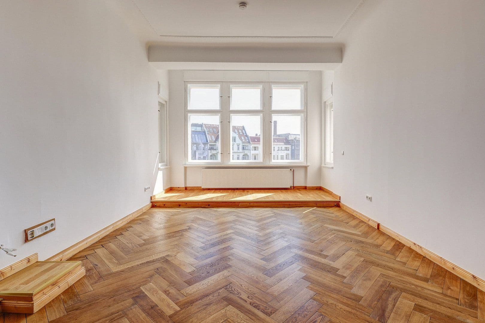 Prodej bytu 4+1 146 m², Berlin, Berlín Prodej bytu 4+1 146 m², Berlin, Berlín