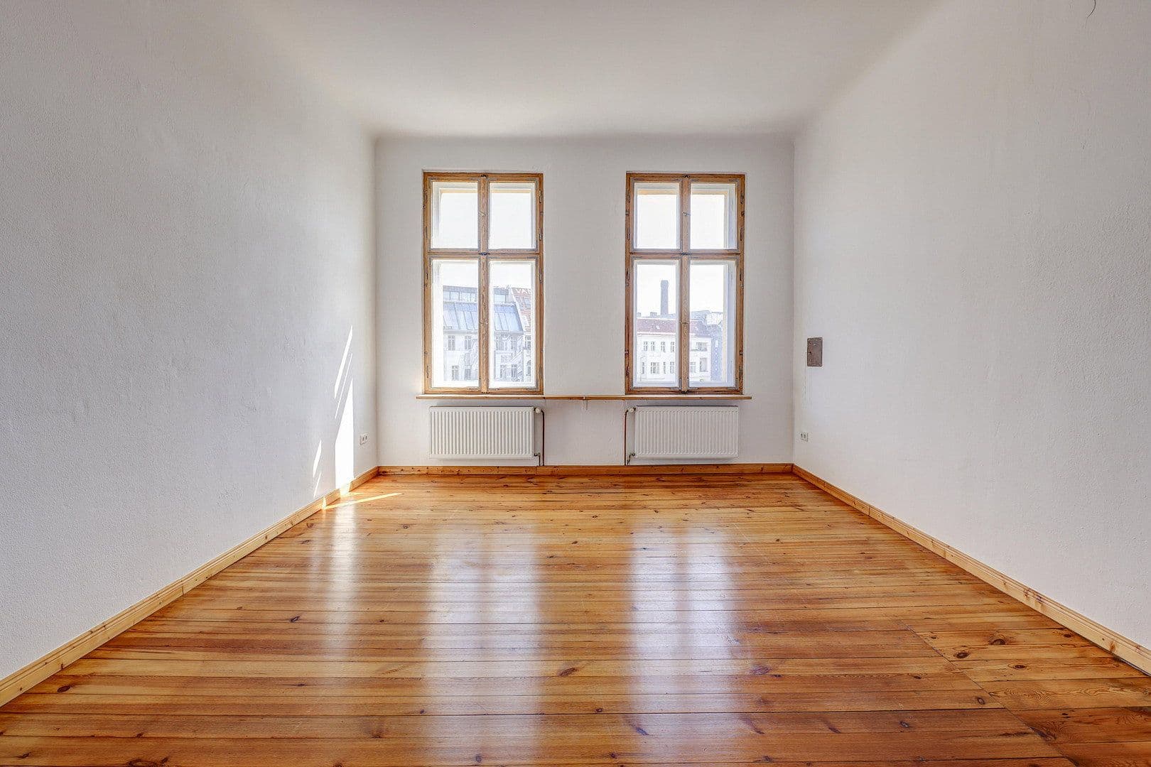 Prodej bytu 4+1 146 m², Berlin, Berlín Prodej bytu 4+1 146 m², Berlin, Berlín